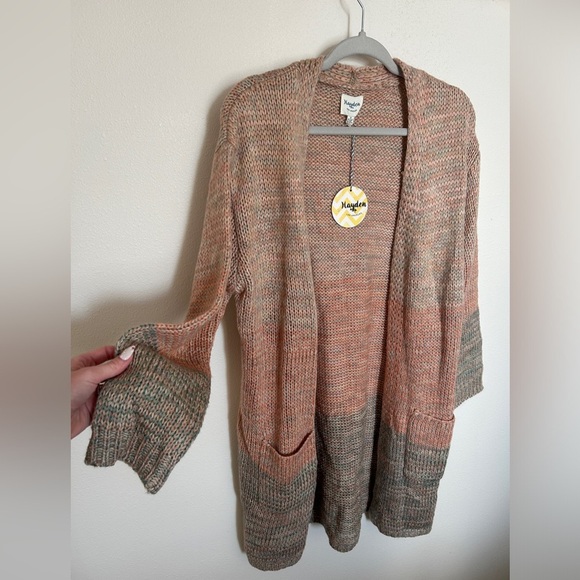 **SOLD** Cardigan Sweater - Picture 2 of 3